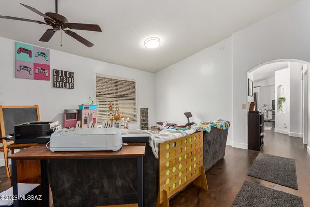 39425 S Cinch Strap Place, Tucson, AZ 85739