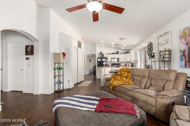 39425 S Cinch Strap Place, Tucson, AZ 85739