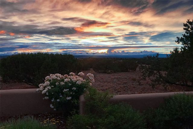 26 Picacho Peak, Santa Fe, NM 87506