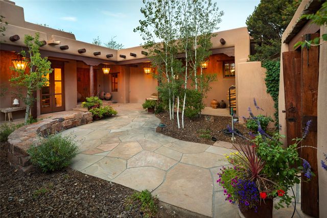 26 Picacho Peak, Santa Fe, NM 87506