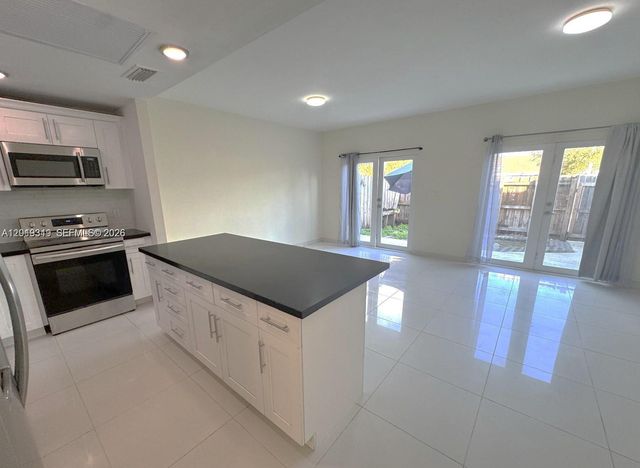 13724 SW 259th St, Homestead, FL 33032