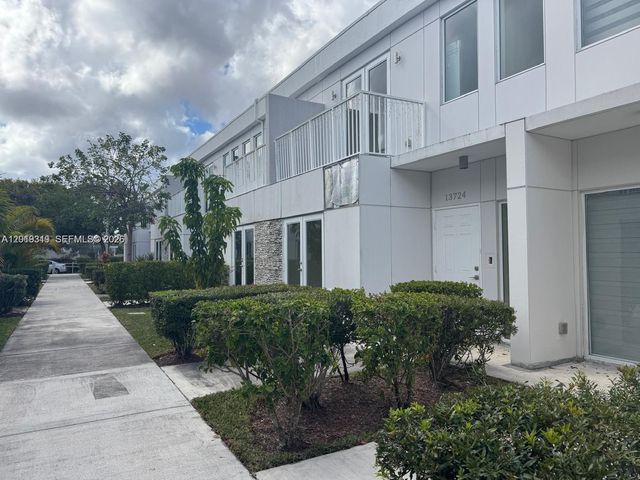 13724 SW 259th St, Homestead, FL 33032