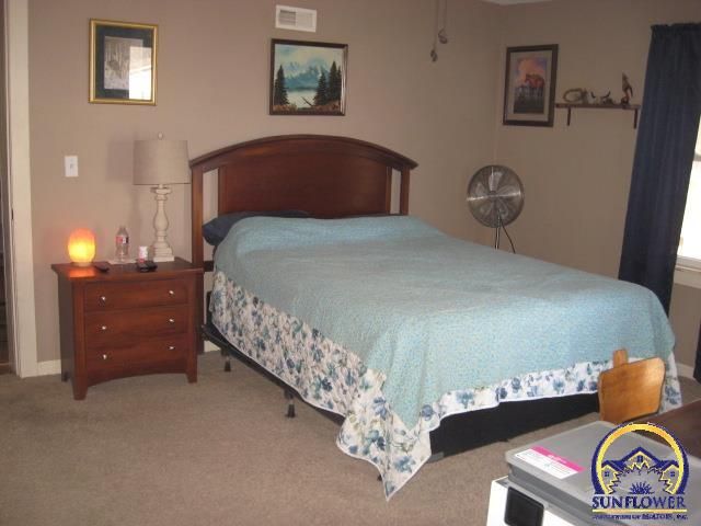 515 NE Independence AVE, Topeka, KS 66608