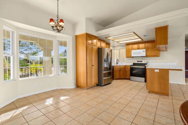 28703 Jenny Jay Court, Valley Center, CA 92082