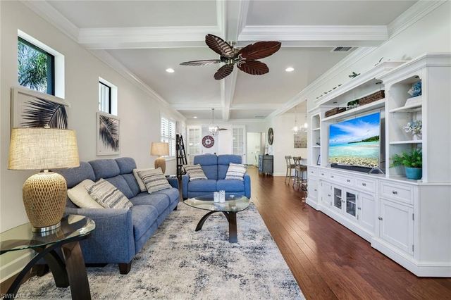 7121 Live Oak DR, Naples, FL 34114