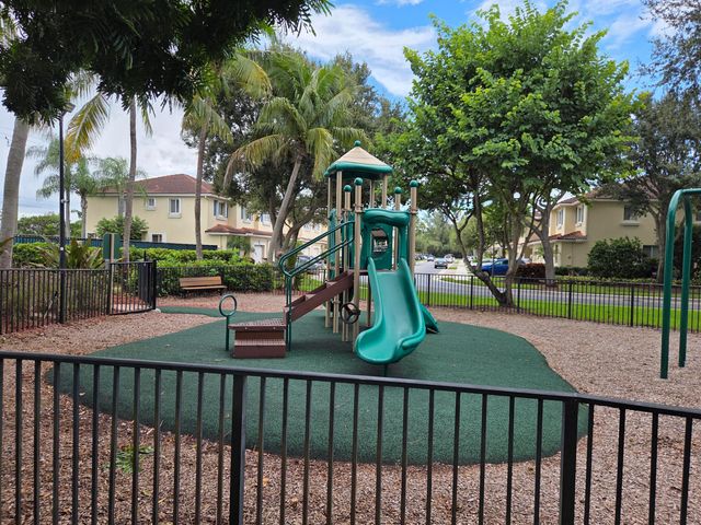3018 N EVERGREEN Circle, Boynton Beach, FL 33426