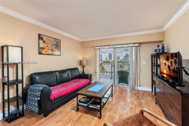 1000 Michigan Ave 704, Miami Beach, FL 33139