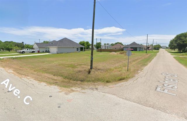 101 S Avenue C, Freeport, TX 77541