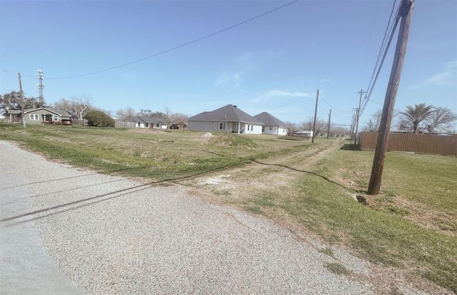 101 S Avenue C, Freeport, TX 77541