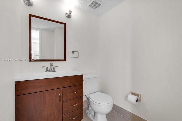 29 Santillane Ave 7, Coral Gables, FL 33134