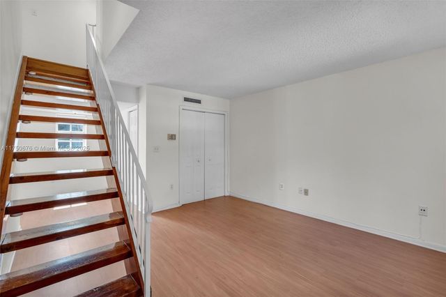 29 Santillane Ave 7, Coral Gables, FL 33134