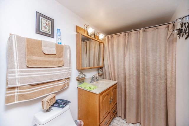 5938 W 83rd Street, Burbank, IL 60459