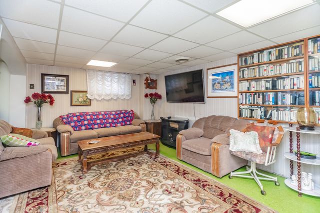 5938 W 83rd Street, Burbank, IL 60459