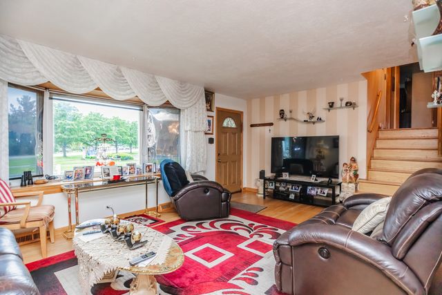 5938 W 83rd Street, Burbank, IL 60459