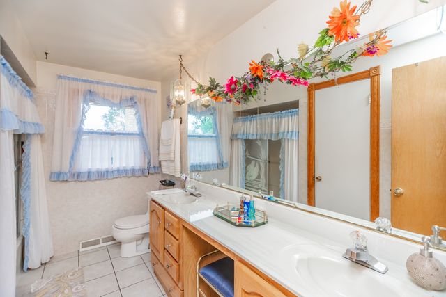 5938 W 83rd Street, Burbank, IL 60459