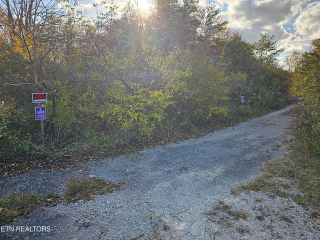 N Main St, Crossville, TN 38555