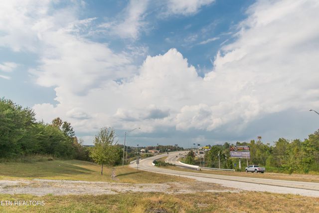 N Main St, Crossville, TN 38555