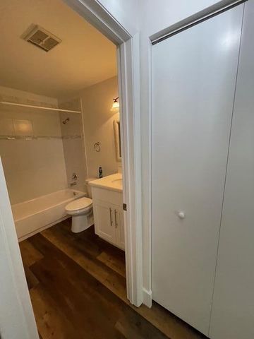 800 Kintyre Court, Palm Beach Gardens, FL 33418