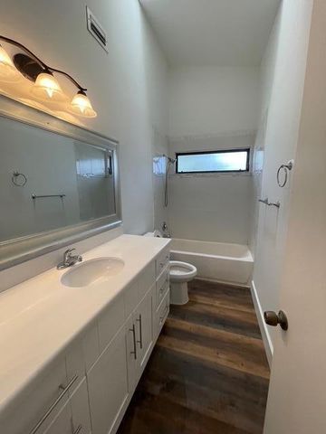 800 Kintyre Court, Palm Beach Gardens, FL 33418