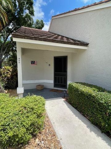 800 Kintyre Court, Palm Beach Gardens, FL 33418