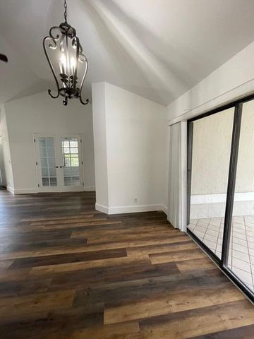 800 Kintyre Court, Palm Beach Gardens, FL 33418