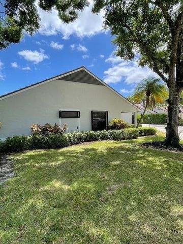 800 Kintyre Court, Palm Beach Gardens, FL 33418