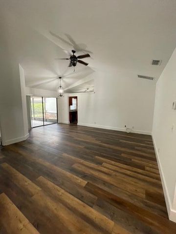 800 Kintyre Court, Palm Beach Gardens, FL 33418