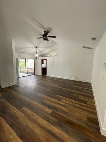 800 Kintyre Court, Palm Beach Gardens, FL 33418