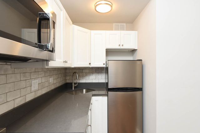 640 W WRIGHTWOOD Avenue 107, Chicago, IL 60614