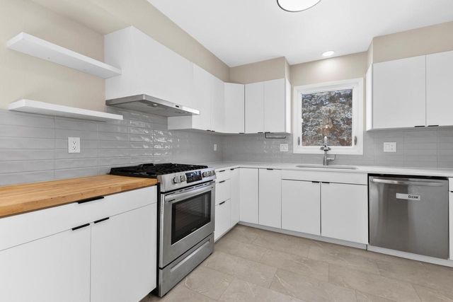 6609 Radburn LANE, Greendale, WI 53129