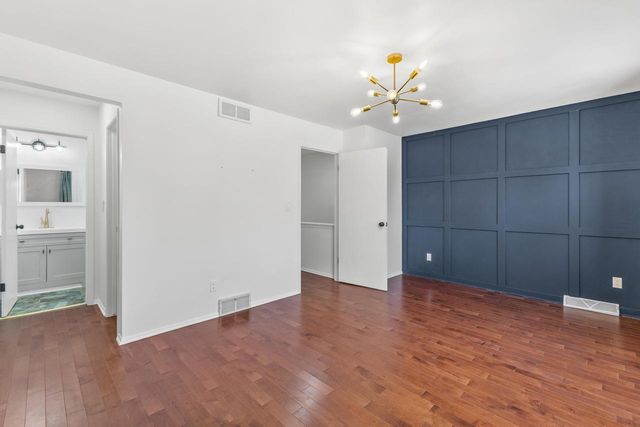 6609 Radburn LANE, Greendale, WI 53129