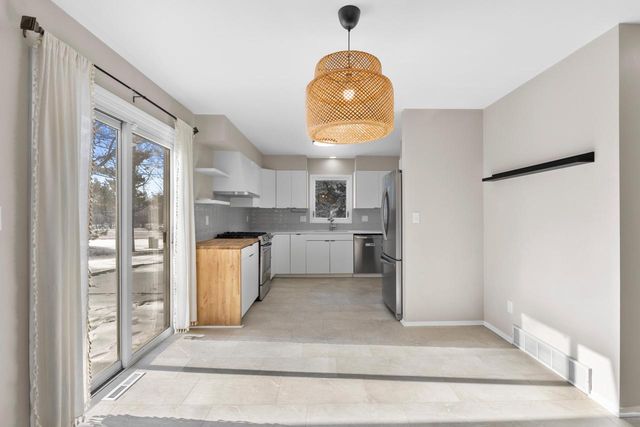 6609 Radburn LANE, Greendale, WI 53129