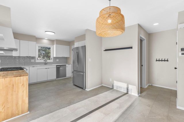 6609 Radburn LANE, Greendale, WI 53129