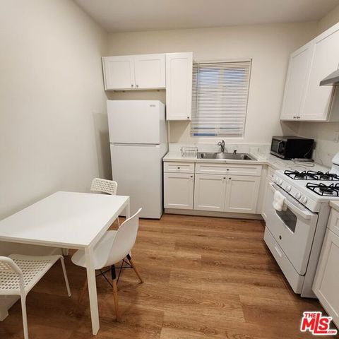 341 S Western Avenue 2, Los Angeles, CA 90020