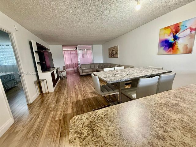 445 NE 195th St 429, Miami, FL 33179