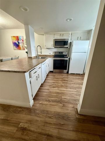 445 NE 195th St 429, Miami, FL 33179