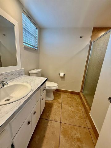 445 NE 195th St 429, Miami, FL 33179