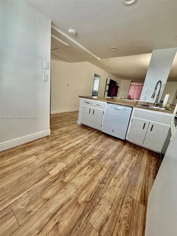 445 NE 195th St 429, Miami, FL 33179