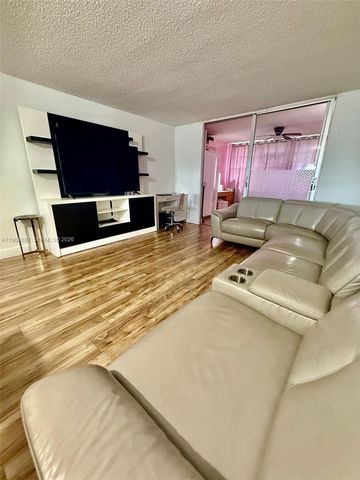 445 NE 195th St 429, Miami, FL 33179