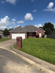 21 Westfield Circle, Little Rock, AR 72210
