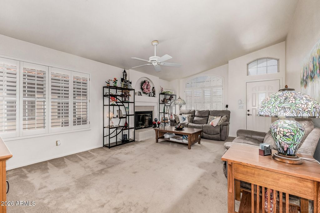 Image 6 of property listing at 14842 S 46TH Place, Phoenix, AZ 85044