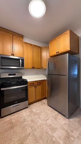 608 Franklin 2, Melrose, MA 02176