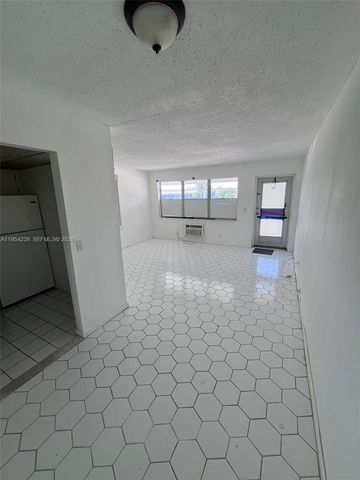 89 Berkshire D 89, West Palm Beach, FL 33417