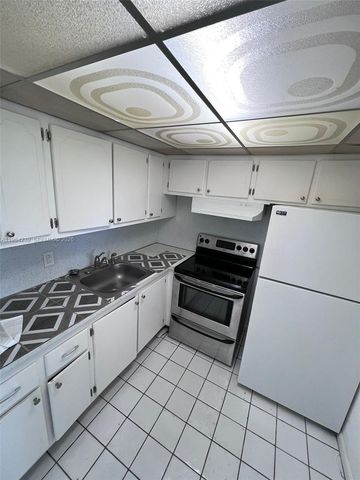 89 Berkshire D 89, West Palm Beach, FL 33417