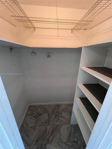 89 Berkshire D 89, West Palm Beach, FL 33417