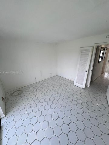 89 Berkshire D 89, West Palm Beach, FL 33417