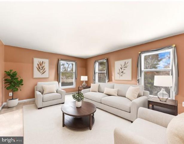 102 MANOR DR, Kennett Square, PA 19348