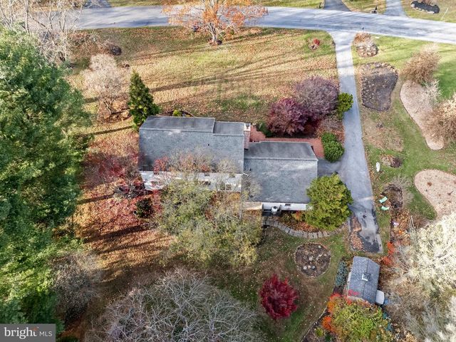 102 MANOR DR, Kennett Square, PA 19348