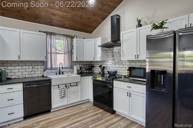 134 2nd Street, Lapeer, MI 48455