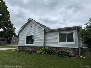 134 2nd Street, Lapeer, MI 48455